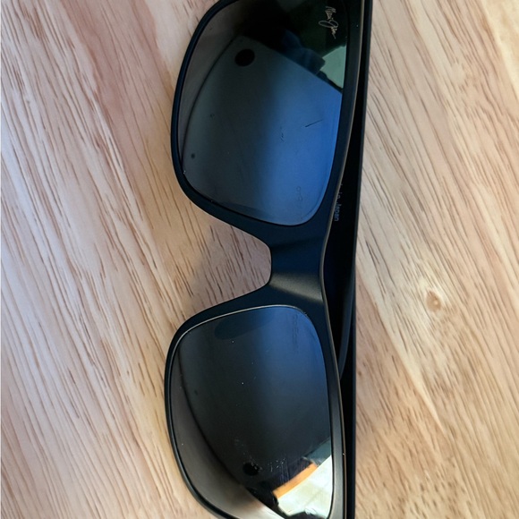 Maui Jim Red Sands Polarized Black Sunglasses - Picture 10 of 15